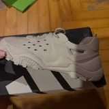 Кроссовки и обувь Adidas, Crocs, Birkenstock, Converse, Zara 7