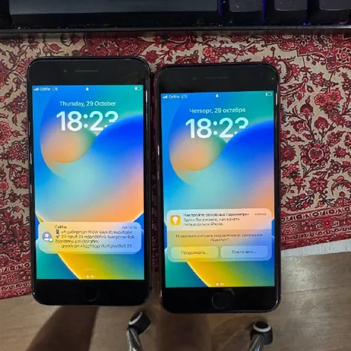ორი iPhone 8