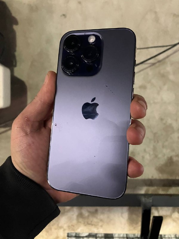 iPhone 14 PRO 128GB, iPhone SE3 2022 64GB Red 2