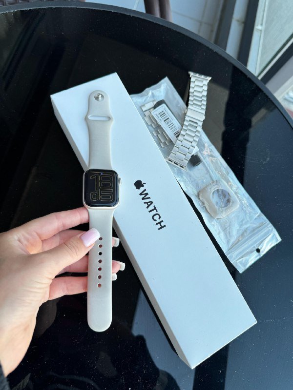 Apple Watch Series SE 2 GPS Gen.2 40mm Starlight Aluminum, ремешек, чехол