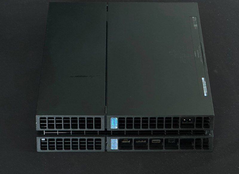 PS4 Fat 1TB, 2 джойстика, 2 игры 3