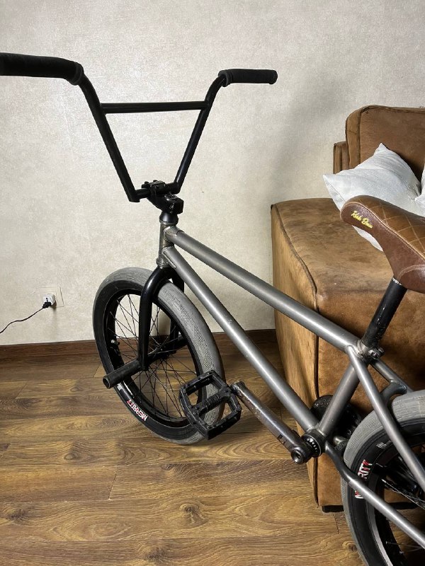 Байк BMX с комплектом обслуживания 2
