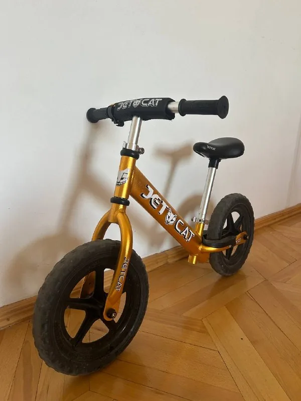 Беговел Jetcat 12 1
