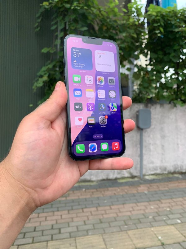 iPhone XR 64GB Black, iPhone 13mini 128GB Midnight 2