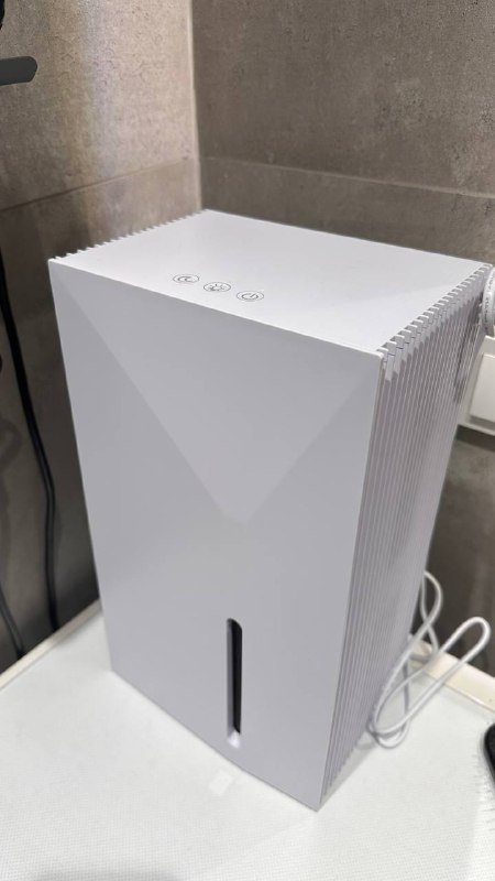 Компактный осушитель воздуха 2.3 литра