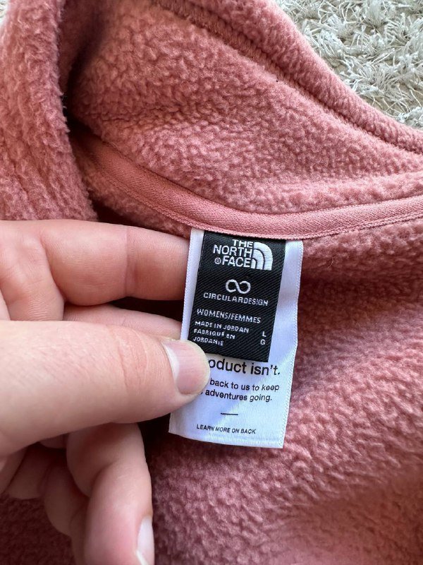 Фланелевая рубашка Carhartt, кроссовки Salomon, флисовая куртка The North Face 9