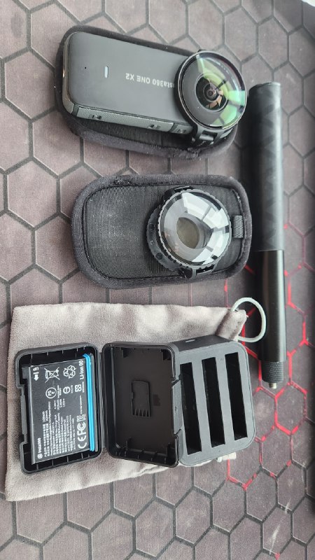 Камера Insta 360 X2, селфи палка, зарядное устройство, батарея