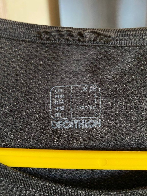 футболка, сетка, куртка, джинсовый комбинезон, шуба, часы Swatch 2