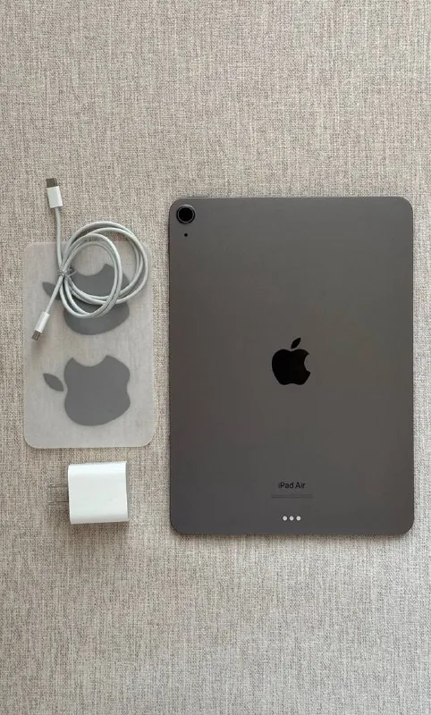 iPad Air 5 (M1) 64 GB Wi-Fi Space Gray 1