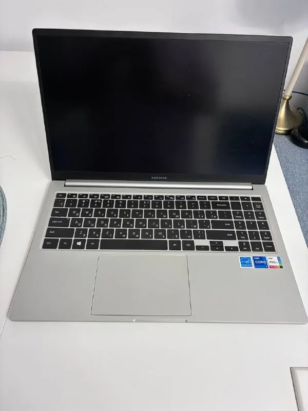 Ноутбук Samsung 1