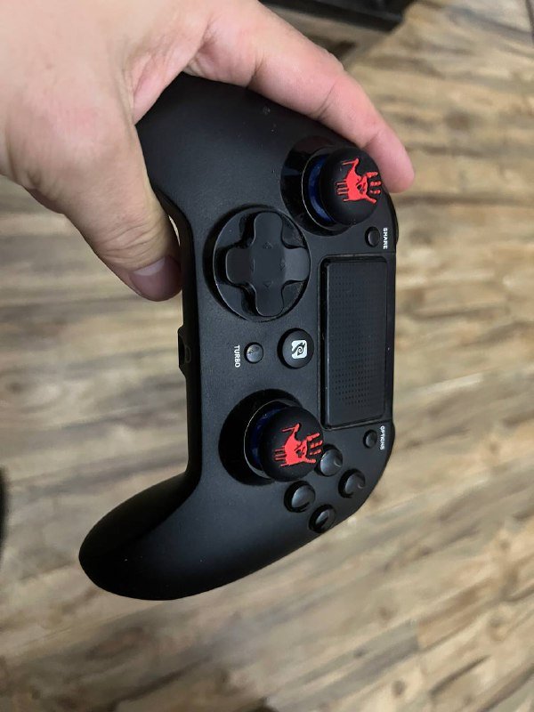 Геймпады Xbox Series S/X и Nintendo Switch 8