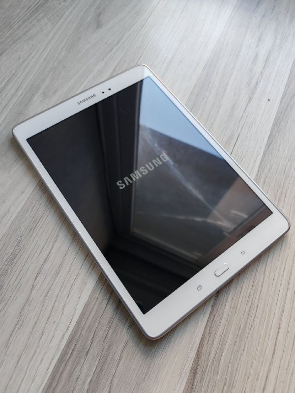 Планшет Samsung Tab A7 2014-2015 с чехлом и зарядкой 3