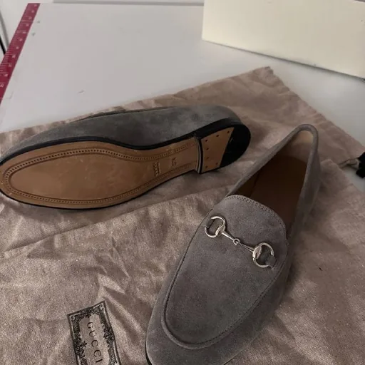Замшевые лоферы Gucci