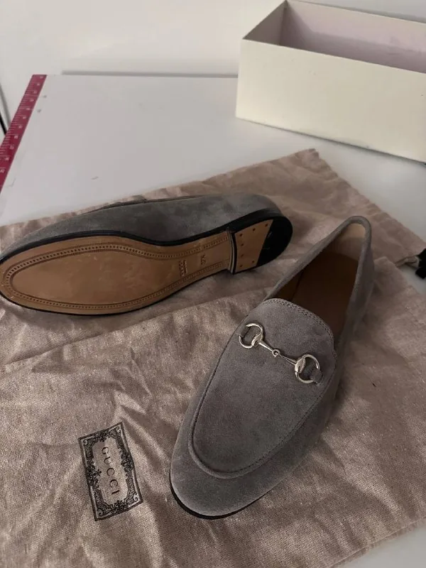 Замшевые лоферы Gucci 1