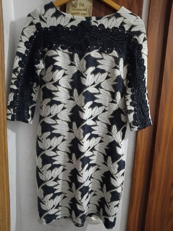 Женское платье Janna 42 размера 4