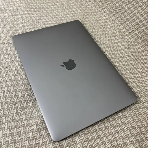 MacBook Pro 13 2017 8/256 ГБ