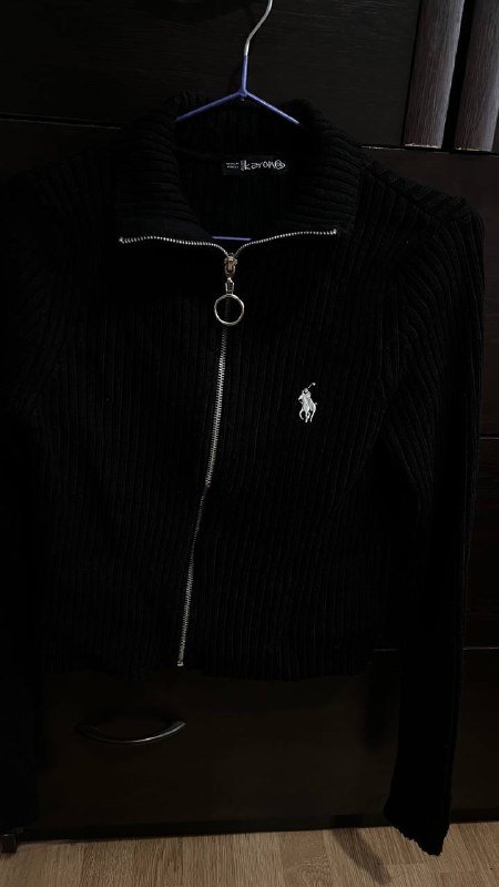 Джинсы, Черное длинное платье, Черное платье, Красное платье, Сумка бершка, Черная кофта, Худи 8