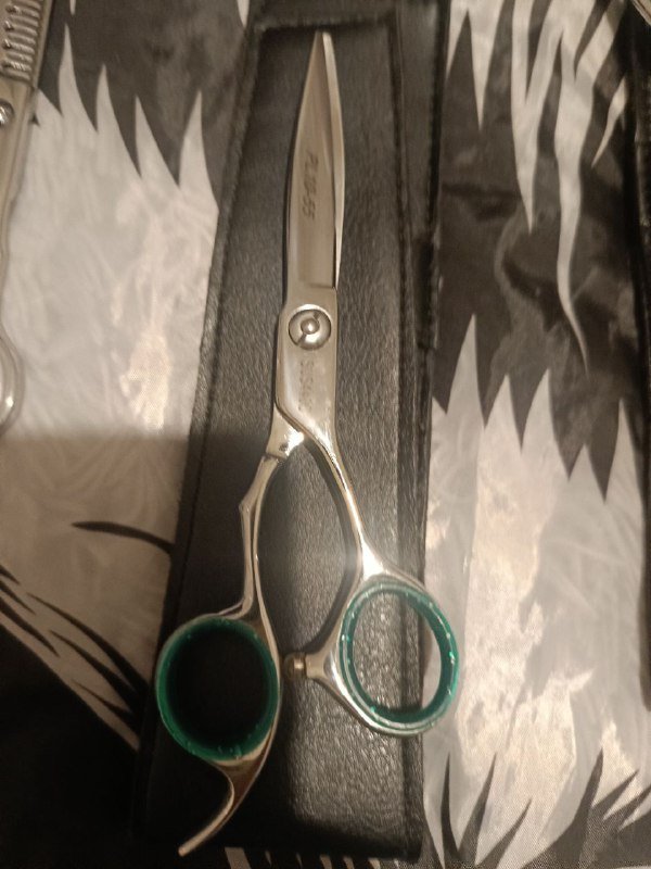 Машинка, плойка, сумка, ножницы, расчёски для парикмахера 3