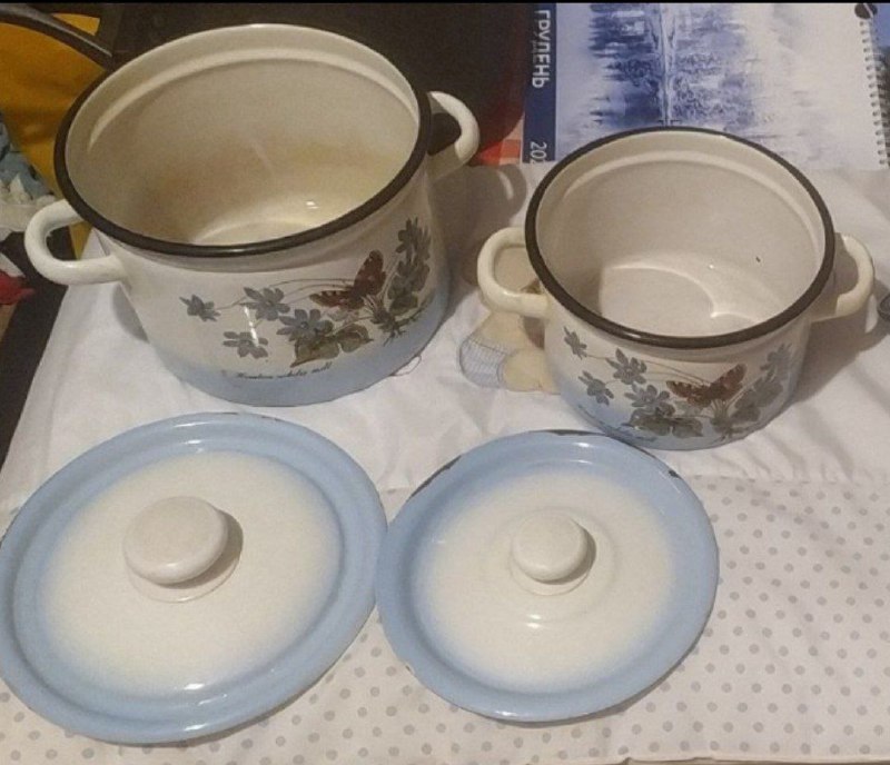 кастрюли, сковороды, чашки, тарелки, графины, бутылки, кухонные принадлежности 2