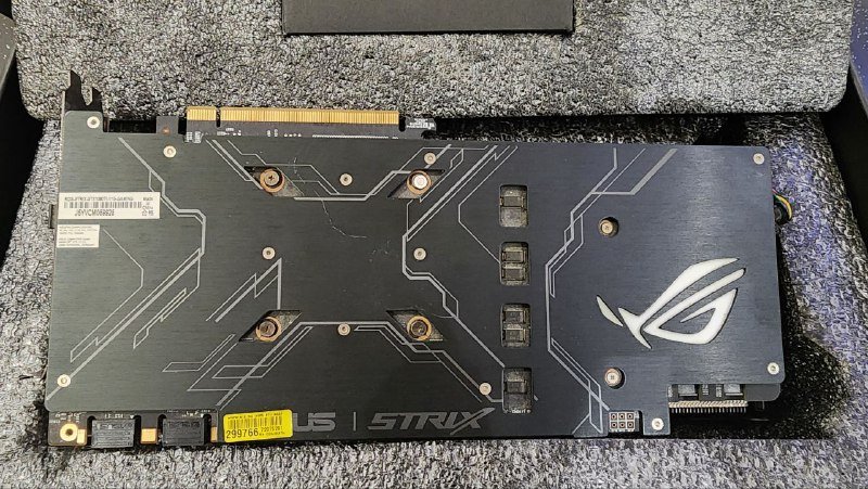 Видеокарта Asus ROG Strix 1080 Ti 2