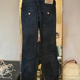Джинсы True Religion, Levi’s 5