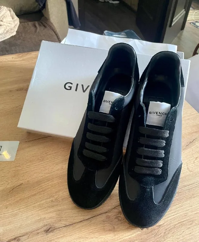 Кроссовки Givenchy 1