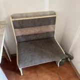 Кухонный уголок со столом и табуретками 4