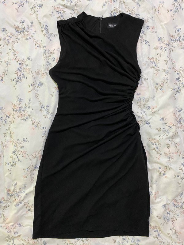 Кружевной топ, мини-юбка, шорты, бейсболка, вечернее платье, платье в линейку, свитер, свитшот 6