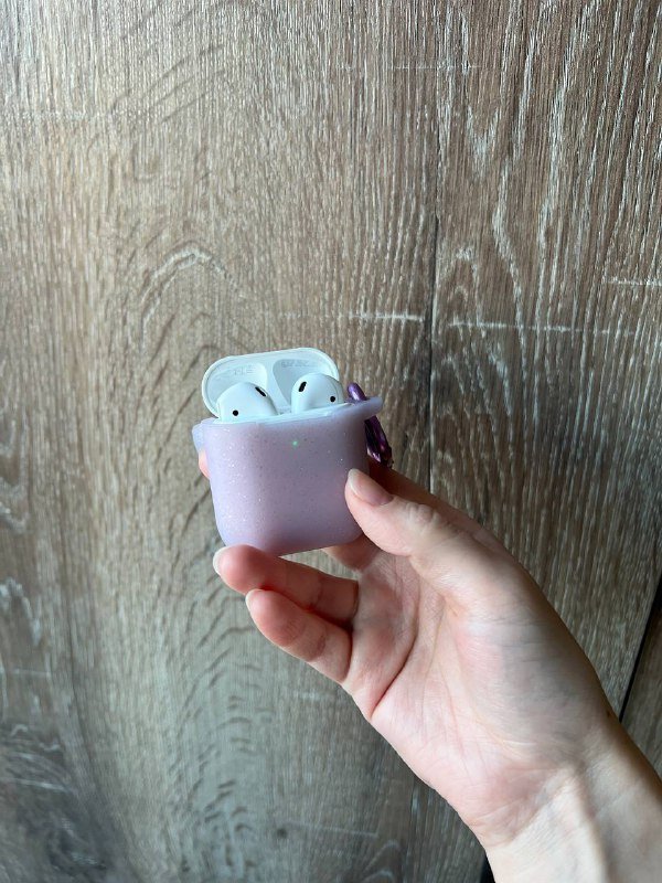 AirPods 2 с чехлом 2