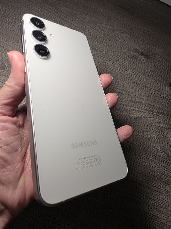 Samsung S24 FE 8/128 Гб 8