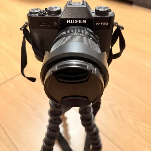 Fujifilm X-T30 II с китовым объективом, штативом и аксессуарами