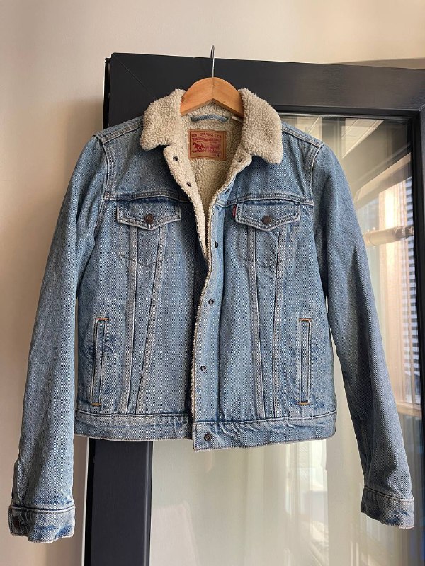 Куртка джинсовая теплая Levi’s, Пальто Stradivarius 2