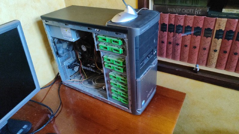 Старый ПК с комплектующими Intel Core 2 Quad, GT 610 1GB, HDD 320GB