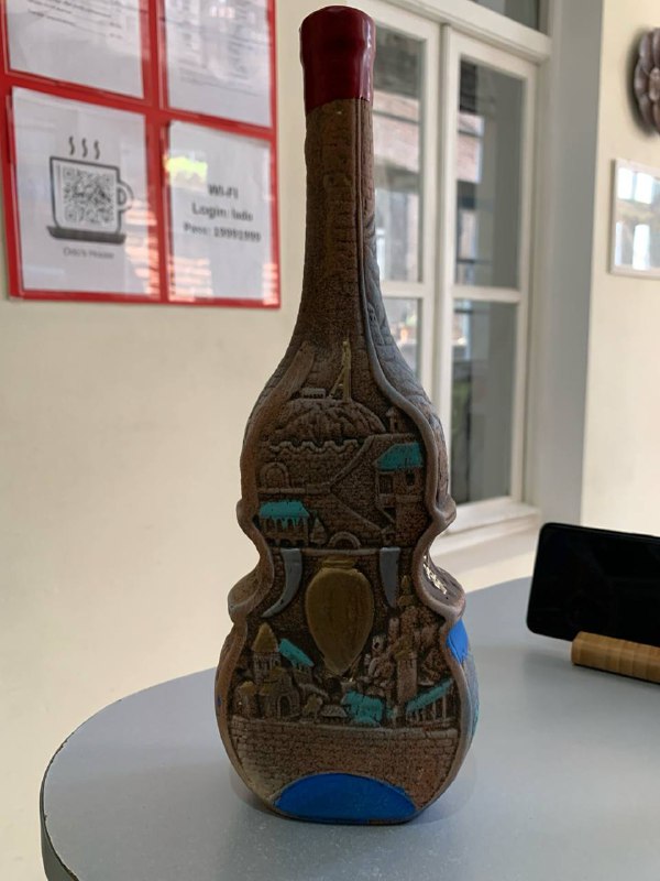Сувенирный коньяк в бутылке-скрипке 0,5 л 2