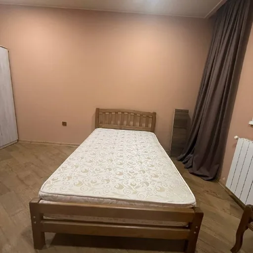 Кровать с матрасом, диван