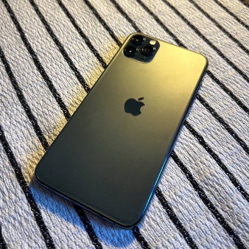 iPhone 11 Pro Max 256 GB Midnight Green 2