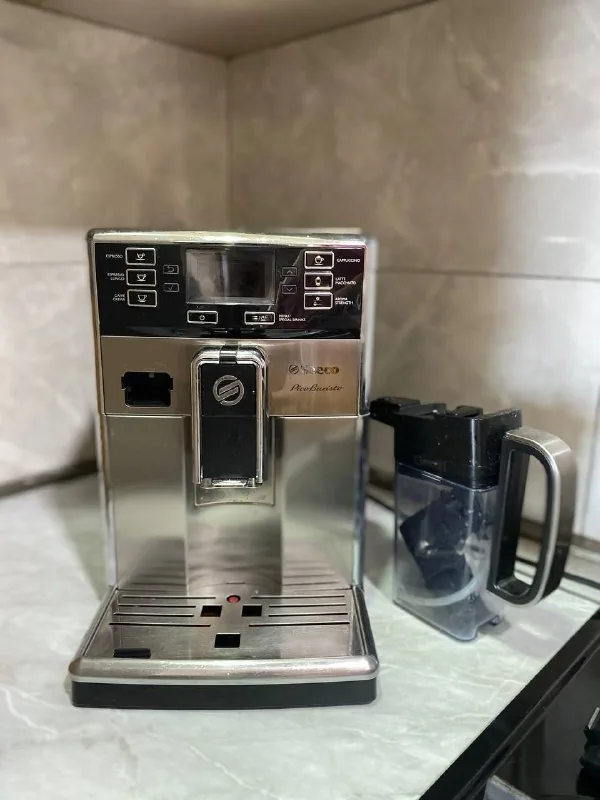 Кофемашина Saeco PicoBaristo HD8927 1