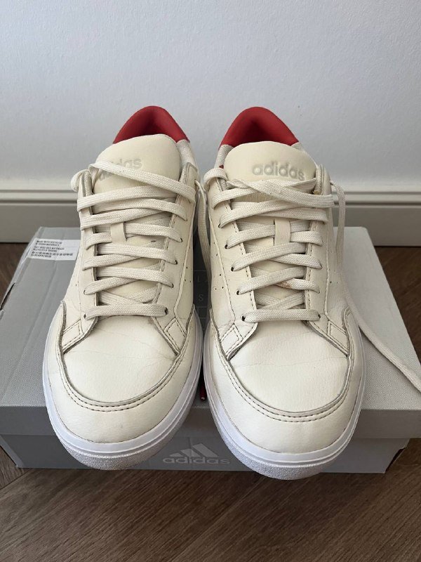 Кроссовки adidas original размер 42