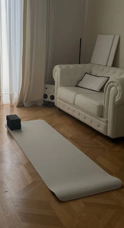 Гимнастический уголок, коврик, скакалка, резинки, рол, кирпичики 1