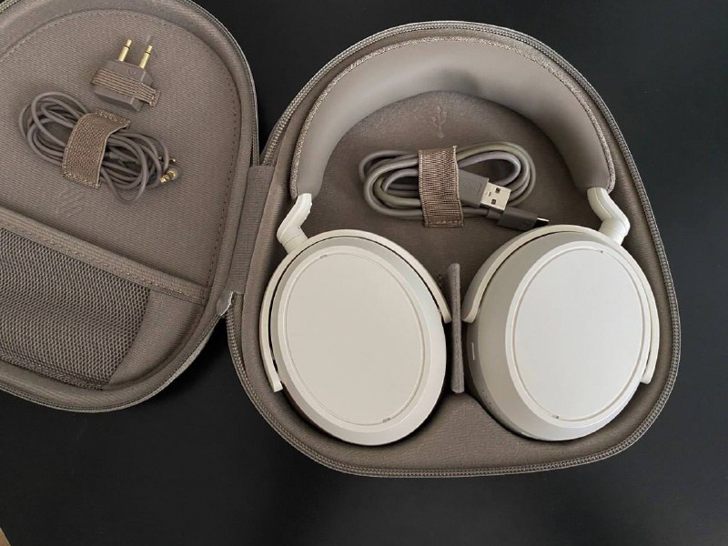 Sennheiser Momentum 4 беспроводные наушники 2