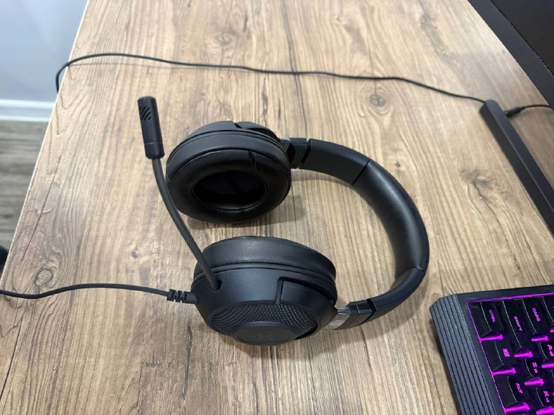 Компьютер, стол, кресло, наушники, монитор 5