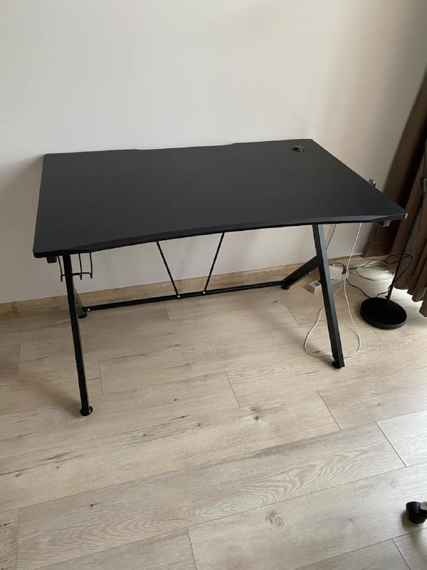 Стол TRUST GAMING GXT 711 DOMINUS GAMING TABLE 2