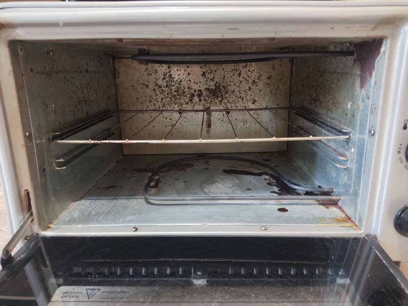 Электрическая духовая печь с комплектом посуды 2