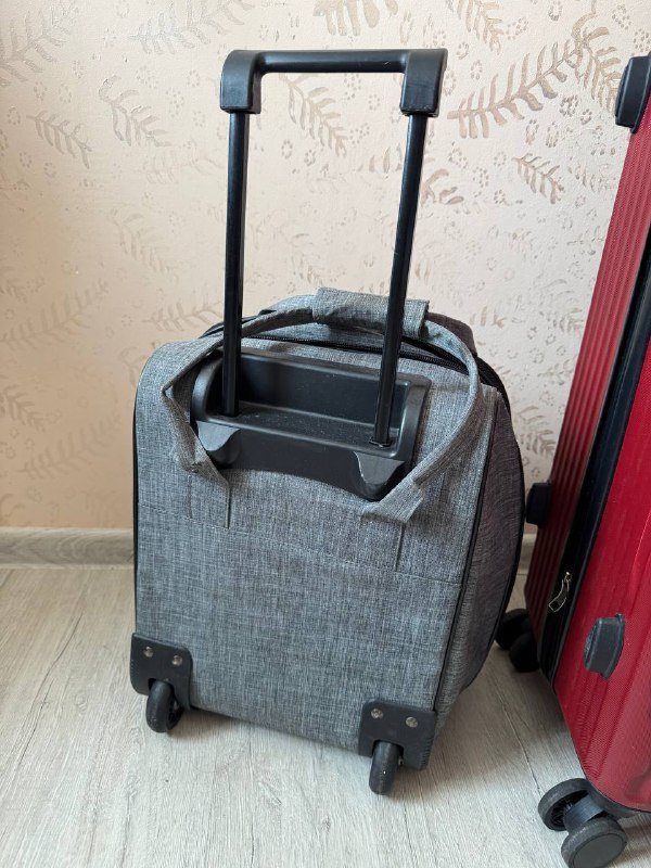 Чемодан для ручной клади