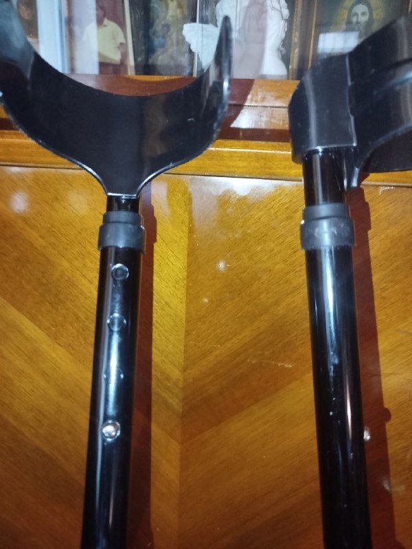 Костыли с опорой под локоть