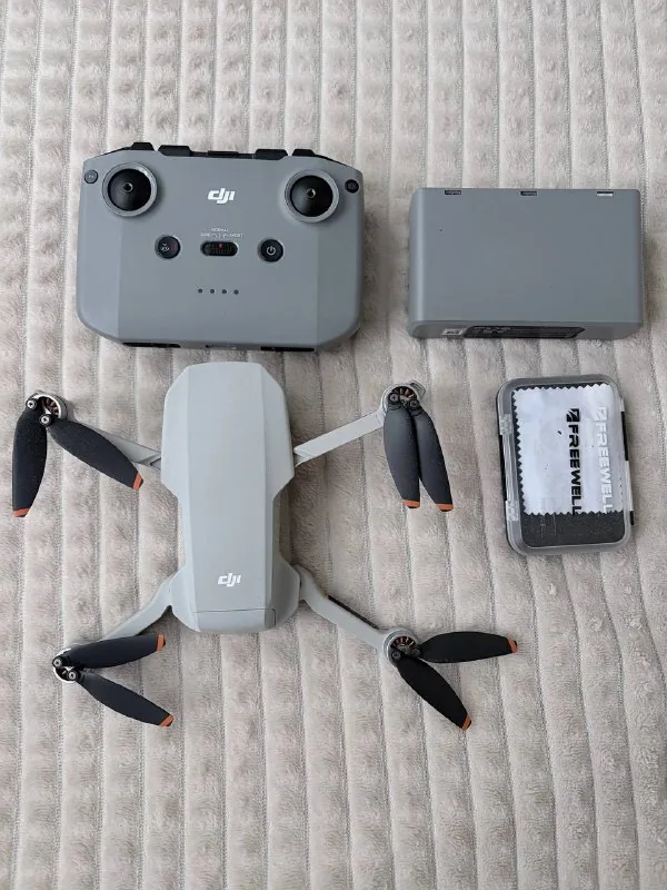 DJI Mini 2 Fly More Combo