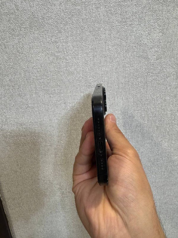 iPhone 15 Pro Max 256gb с чехлом 4