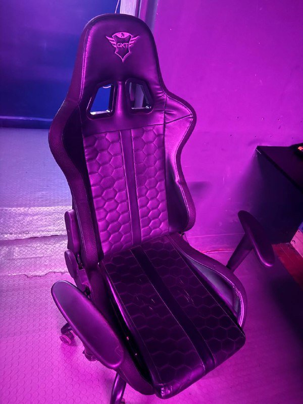 Компьютерное кресло игровое