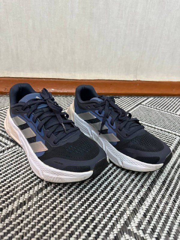 Беговые кроссовки Adidas Questar 2