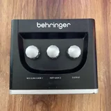 Звуковая карта Behringer UM2 1